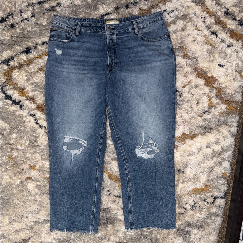 Distressed Ankle Jeans with button up fly
